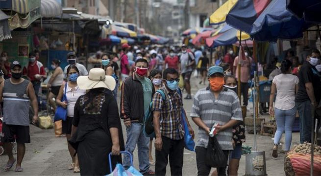 Perú registró el mayor número de casos diarios de coronavirus en un mes