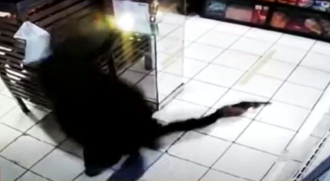 Sujetos huyen de una insólita forma tras asaltar panadería de San Juan de Lurigancho