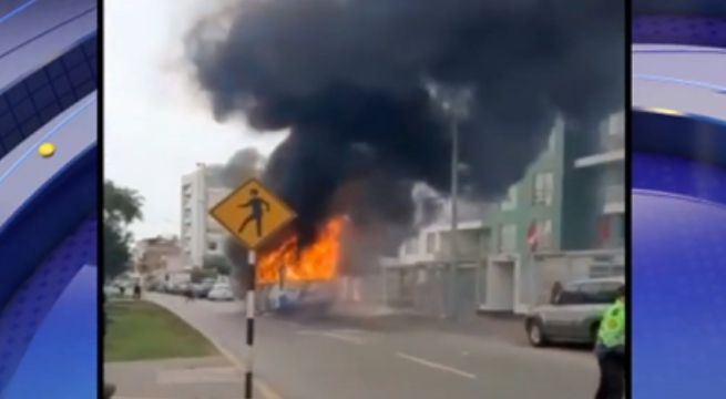 Bus se incendió y asustó a vecinos de condominio de San Miguel