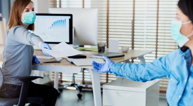 Centros de trabajo serían la principal fuente de coronavirus