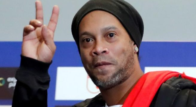 Ronaldinho parte rumbo a Brasil tras liberarse de proceso en Paraguay