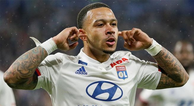 En Barcelona dan por sentado el fichaje de Memphis Depay, pero nada está confirmado