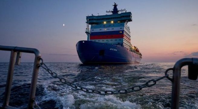 Rusia anuncia la travesía por el Ártico del rompehielos nuclear más grande del mundo