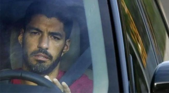 Entre lágrimas: Luis Suárez se despidió de sus compañeros del Barcelona [VIDEO]
