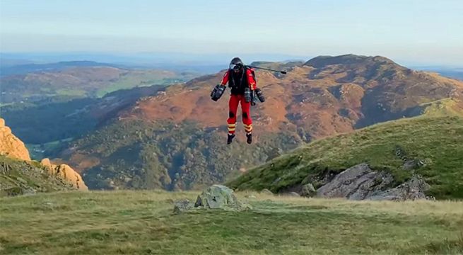 Paramédico volador sorprende al mundo entero