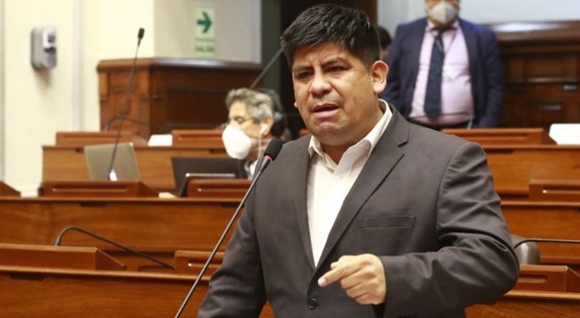 Denuncian por acoso laboral a Lenin Checco, congresista del Frente Amplio