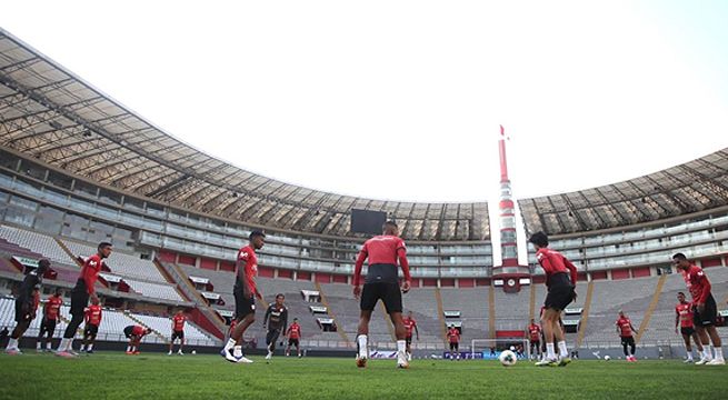 Dos casos positivos de Covid-19 en la selección peruana