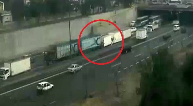 Surco: múltiple choque en la Panamericana Sur dejó dos personas heridas [VIDEO]