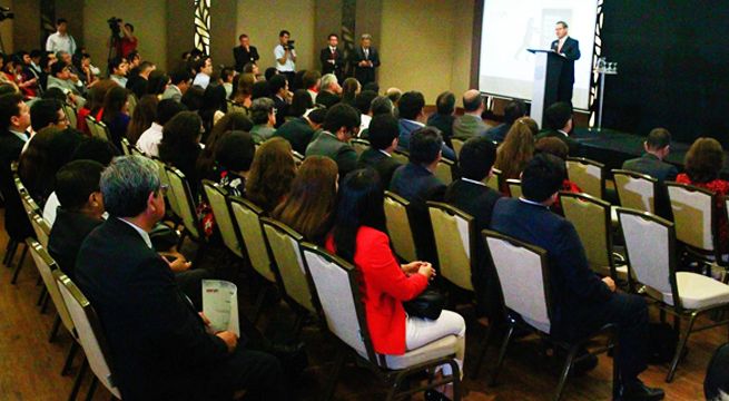 Congreso aprobó ley que dispone colegiatura obligatoria para administradores