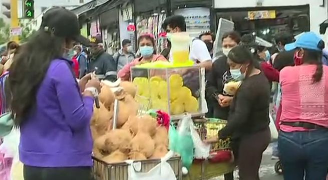 Centro de Lima: gran aglomeración de vendedores y transeúntes en jirón Puno