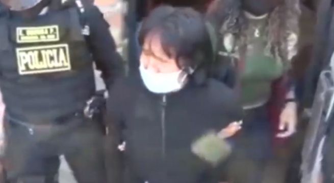 Ate: detienen a vendedora de droga que escondía 'ketes' en la ropa sucia [VIDEO]