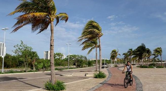 Huracán Zeta impacta Luisiana con vientos de 175 kph