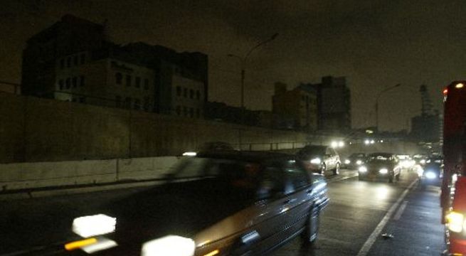 Anuncian cortes de luz en diversos distritos toda esta semana