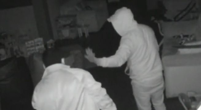 Familia descubre a ladrones dentro de su vivienda del Cercado de Lima [VIDEO]