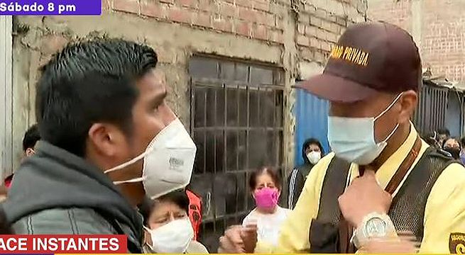 Vigilante agrede a reportero de Latina [Video]