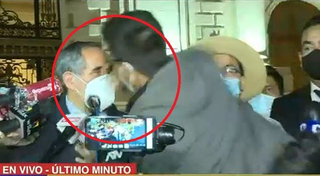 Ciudadano agredió a congresista Ricardo Burga, vocero de Acción Popular [Video]