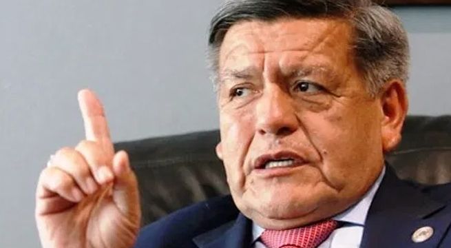 César Acuña criticó al Gobierno por no firmar preacuerdos para obtener la vacuna contra la Covid-19