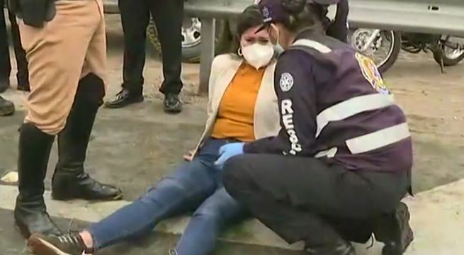 Periodista fue atropellada por chofer de cúster sin licencia en la Panamericana Sur