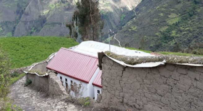 Cerco perimétrico de colegio colapsa a causa de lluvias intensas en Pallasca