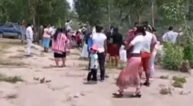 Desalojan a fieles que pretendían realizar bautizo masivo en el río Rímac