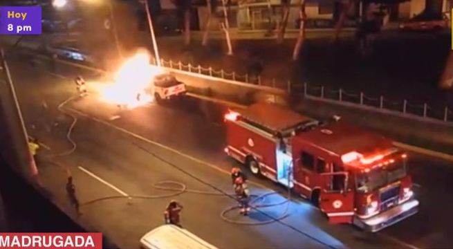 Patrullero se incendió en plena avenida [Video]
