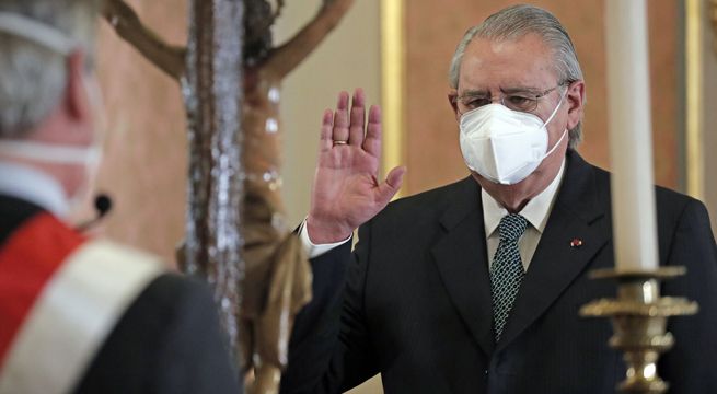 Allan Wagner juró como nuevo canciller en reemplazo de Elizabeth Astete