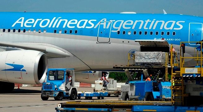 Dos aviones de aerolínea estatal Argentina parten a Rusia a buscar más vacunas Sputnik