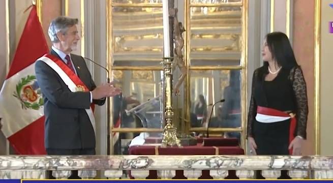 Excanciller asegura que informó al Presidente de su irregular vacunación