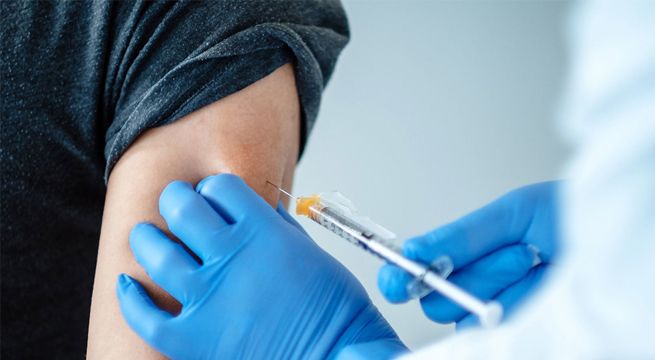 Estudio señala que personas con infección previa no necesitarían segunda dosis de la vacuna