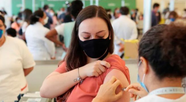 Brasil anuncia la compra de 100 millones de dosis de la vacuna de Pfizer