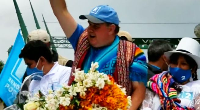 Rafael López Aliaga recorrió avenidas del Cusco sin utilizar mascarilla