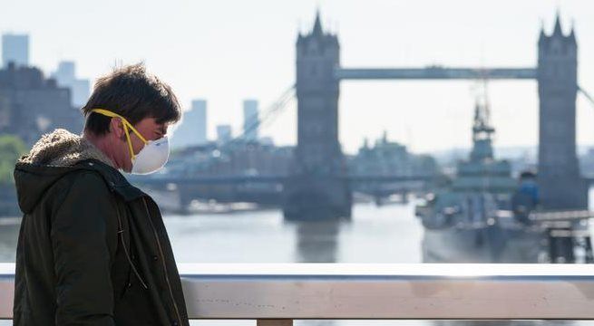 Inglaterra empieza a relajar las normas tras un largo confinamiento