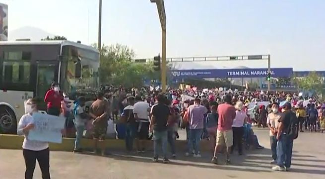 Independencia: vecinos bloquean vía del Metropolitano exigiendo proyecto de agua potable