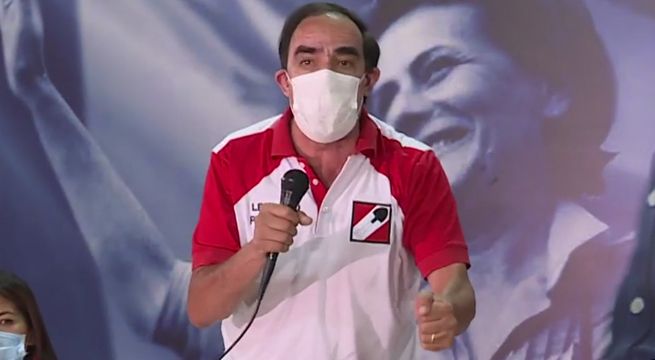 Yonhy Lescano denunció una 