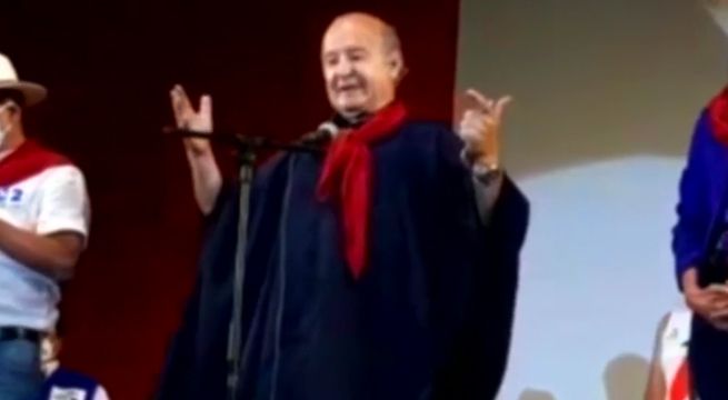 Hernando de Soto realizó mitin en Arequipa frente a decenas de personas