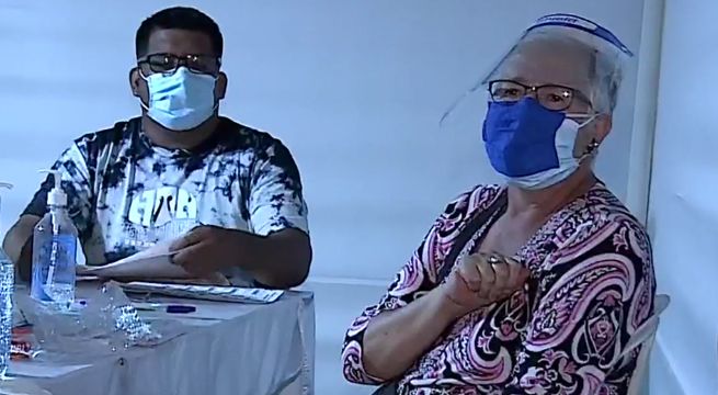 Mujer de 70 años se ofreció como voluntaria en mesa de sufragio de Miraflores