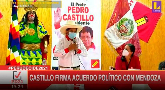 Pedro Castillo firmó acuerdo político con Verónika Mendoza