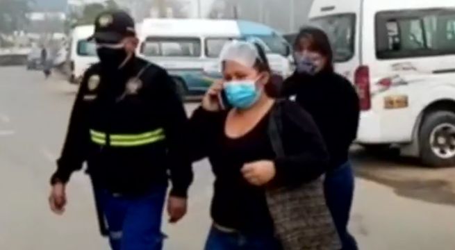 Detienen a dos mujeres tras robar celular a una embarazada en Huachipa