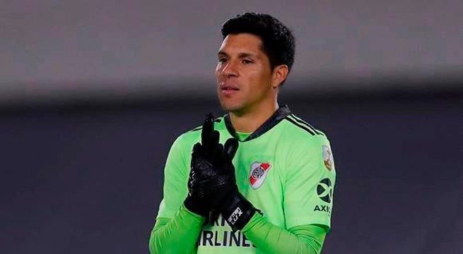Muñecos y tazas de mediocampista-arquero de River Plate causan sensación