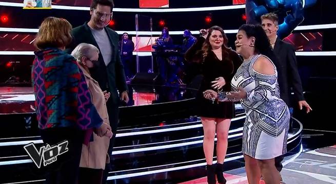 Eva Ayllón emocionó a abuelita de participante al cantarle por su cumpleaños
