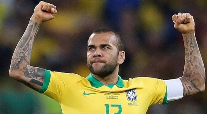 Dani Alves es convocado por Brasil para disputar Juegos Olímpicos de Tokio
