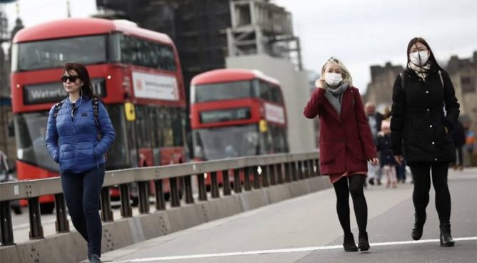 Reino Unido planea permitir las vacaciones de los británicos vacunados