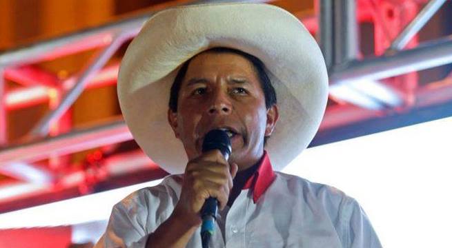 Pedro Castillo: “Le pido a nuestros personeros estar atentos a defender cada voto”