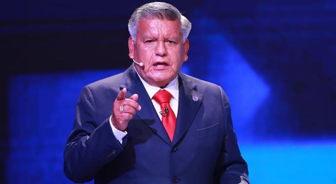 César Acuña les pidió a los candidatos presidenciales respetar el resultado de la ONPE