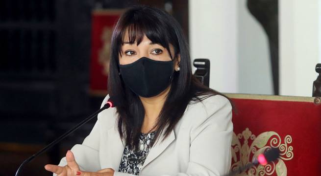 Presidenta del Congreso recibe amenazas por Ley que regula procesos concursales de clubes de fútbol