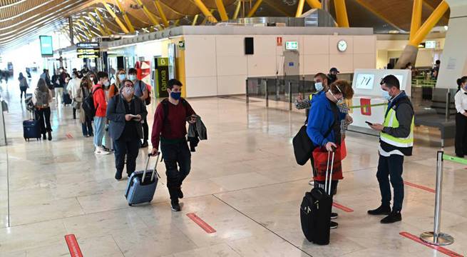 Desde el lunes los viajeros vacunados podrán entrar en España