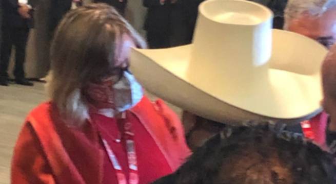 Embajadora del Reino Unido felicitó a Pedro Castillo tras ceremonia de asunción de mando