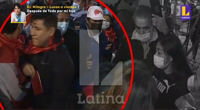 Lourdes Flores Nano sufre robo de su celular durante mitin fujimorista