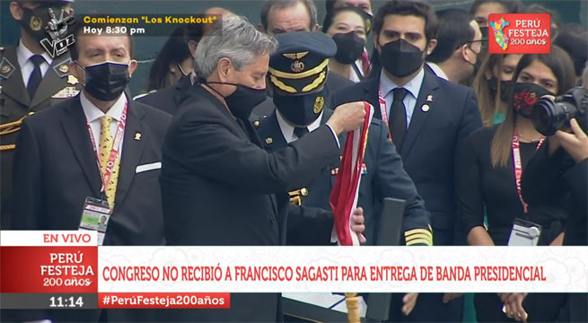 Congreso no recibió a Francisco Sagasti para la entrega de la banda presidencial