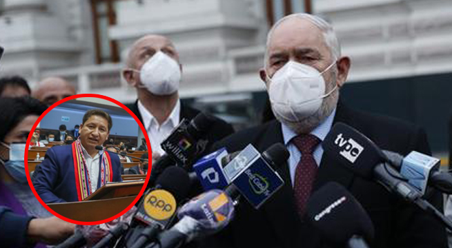 Congresista Montoya sobre exposición de Bellido en quechua: 